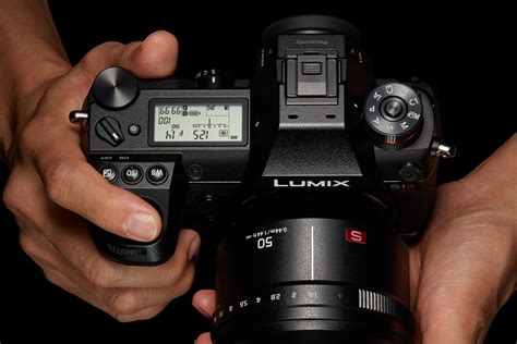 Panasonic Lumix S1r And Lumix S1 Full Details Confirmed Techradar