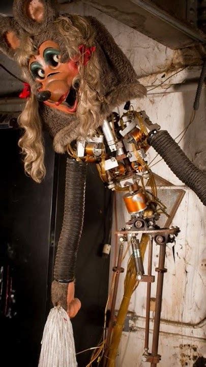 Creepy Abandoned Animatronics part 2 - YouTube