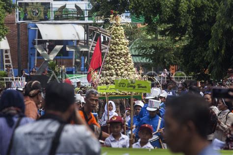 TRADISI GREBEG BAKDO KUPAT ANTARA Foto