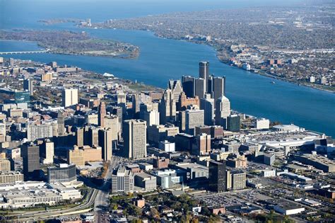 stunning aerial   detroit  youve
