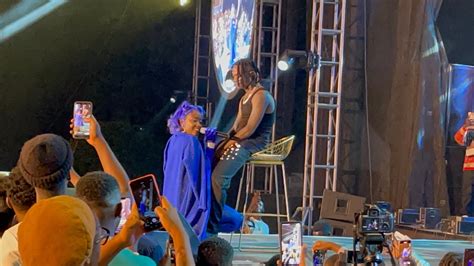 Beautiful Lydia Jazmine Joins Fik Fameica Live On Stage With Akampeesa