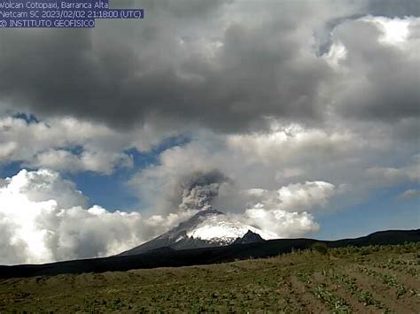 Ca Da De Ceniza Del Volc N Cotopaxi En Siete Sectores De Quito