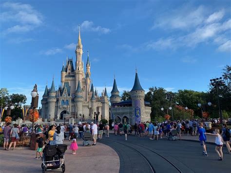 Magic Kingdom Rope Drop And Early Entry Strategy Magic Kingdom