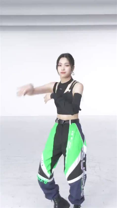 ITZY Worldwide Team On Twitter RYUJIN Voltage Spotify Canvas Video