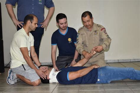 Funcion Rios Da Apae Cg Recebem Forma O De Brigada E Combate A