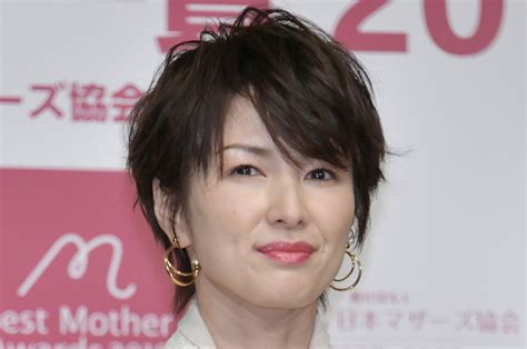 「色々気を付けまーす」吉瀬美智子、豪華メンバーと女子会で“酔いどれショット”を公開→「絶対楽しいメンバー」「飲みすぎ注意」