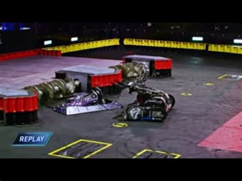 Ghost Raptor Vs Glitch Battlebots D R Youtube