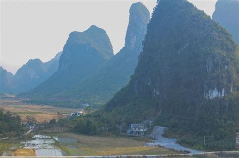 Farms under the karst mountains of Yangshuo, Guilin (China) [OC ...