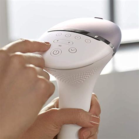 Philips Lumea Prestige IPL Haarentfernungsgerät BRI949 00 mit 4