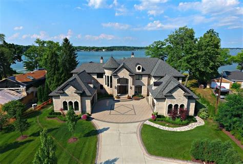 55 Million Lakefront Mansion In Orchard Lake Mi Homes Of The Rich