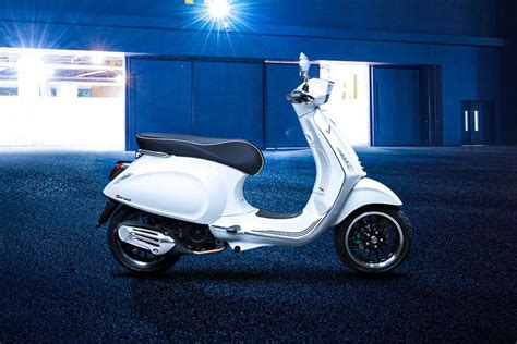 Vespa Sprint I Get 150 Abs Daftar Harga Promo Spek And Galeri