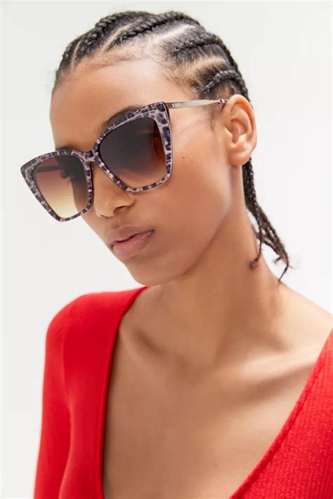 Diff Eyewear Becky Ii Cat Eye Sunglasses Urban Outfitters