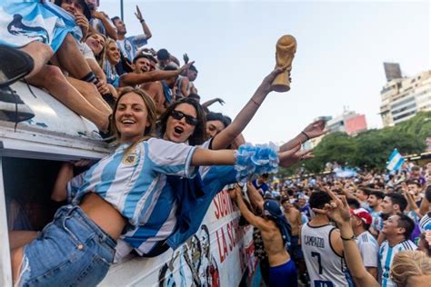 Argentina's World Cup Heroes Airlifted In Helicopters After Millions Of ...