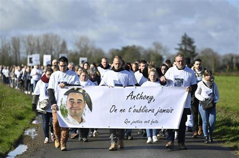 En Images Près Dun Millier De Personnes Marchent Pour Anthony Tué à