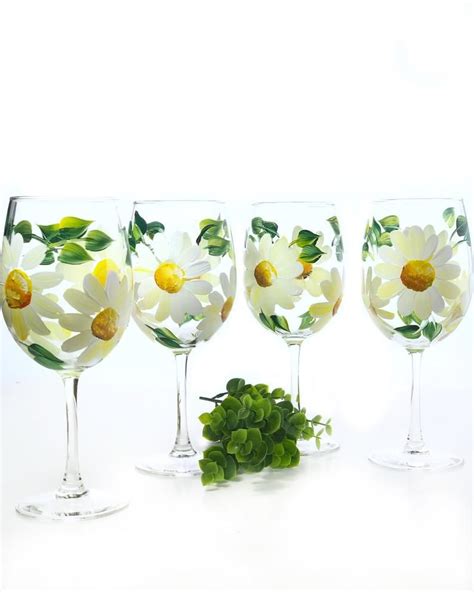 Hand Painted Daisy Flower Wine Glass Set Of 4 White Daisies Etsy Hand Painted Wine Glasses