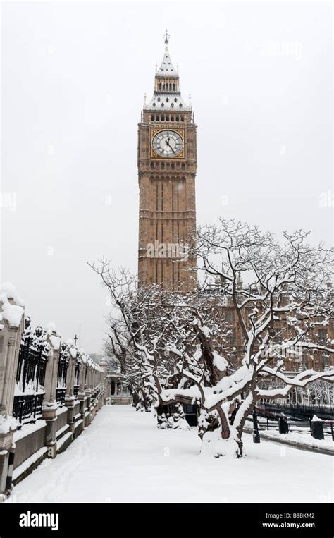 Big Ben And Palace Of Westminster In The Snow London England Uk Stock