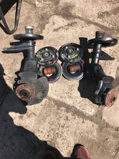 Поворотные кулаки ауди 100/A6 C4 R L 3-я часть — Audi 100 (C4), 2,6 л ...
