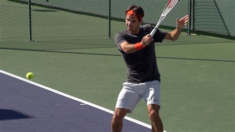 Roger Federer Backhand in Slow Motion