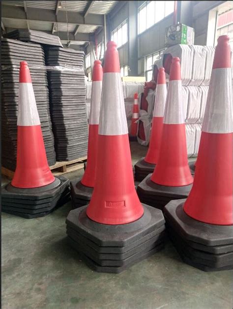 Beijing 18 Years Factory 5kg 100cm High Pe Black Base Traffic Cone