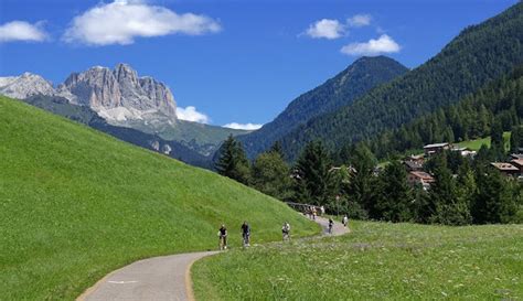 6 Piste Ciclabili Facili Da Non Perdere In Trentino Montagna Di Viaggi