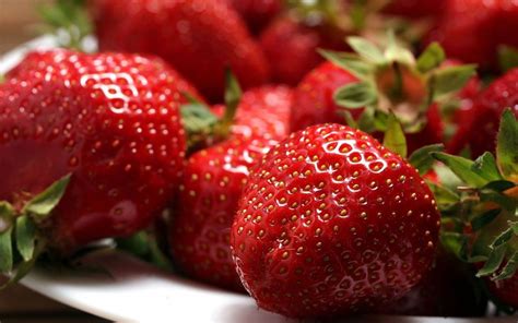 Beneficios De Consumir Frutillas Frutillas Food Eat Fresh Food