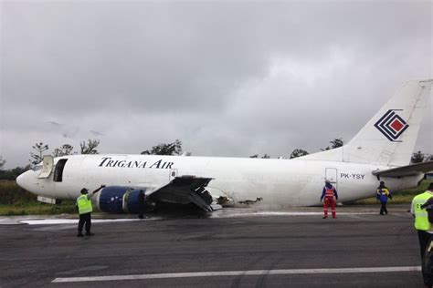 Vidéo Un Boeing 737 atterrit sur le ventre en Indonésie L Usine Aéro