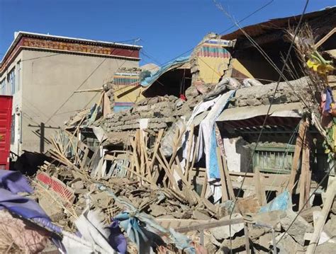 Ascienden a 126 los muertos en China por un fuerte terremoto en el Tíbet