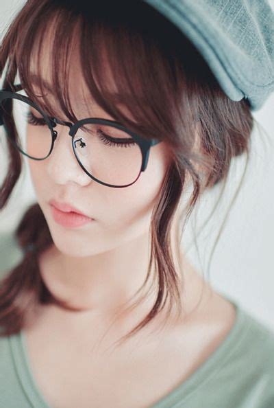 Cute Korean Girl With Glasses ~ Henandeniis