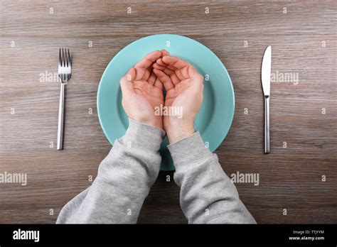 Empty Plate Hunger High Resolution Stock Photography And Images Alamy