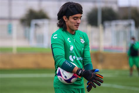 Portero Carlos Acevedo Defiende Juventud De Santos Laguna Deportes Liga Mx Tudn Univision