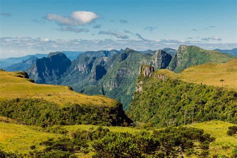 Paisagem C Nica Canyon Espraiado E Rochas Montanhas Em Santa