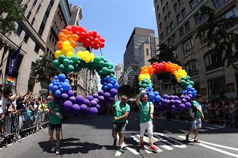Galería una multitud marchó en Nueva York en el cierre de la semana del orgullo gay
