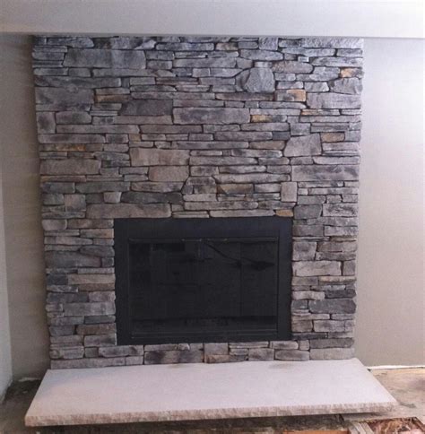 Boral Cultured Stone Southern Ledgestone Clásico Sala de estar