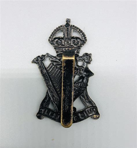 Royal Irish Rifles Cap Badge I Ww British Cap Badges Insignia