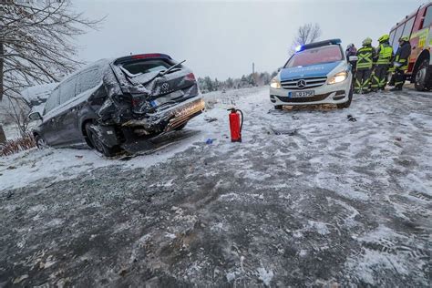 Starker Schneefall Unfälle und querstehende LKW Radio Zwickau