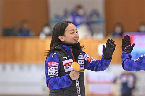 【カーリング】藤沢五月、バースデー勝利なるか ロコ・ソラーレ最初のエンドは1点止まり スポーツ写真ニュース 日刊スポーツ