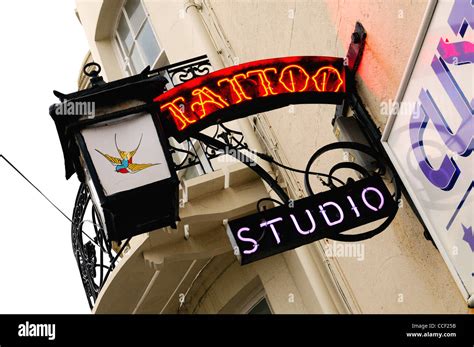 Tattoo Shop Sign Hi Res Stock Photography And Images Alamy