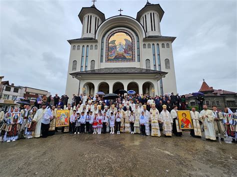 Hramul Catedralei Episcopale din Turnu Severin Zi de cucernică