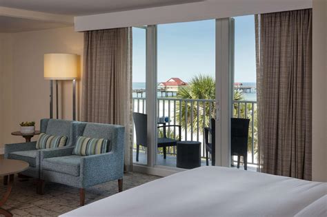 Hilton Clearwater Beach Resort in Clearwater (FL) - Room Deals, Photos & Reviews