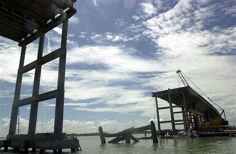 10 Years Later Deadly Bridge Collapse A Painful Scar Houston Chronicle