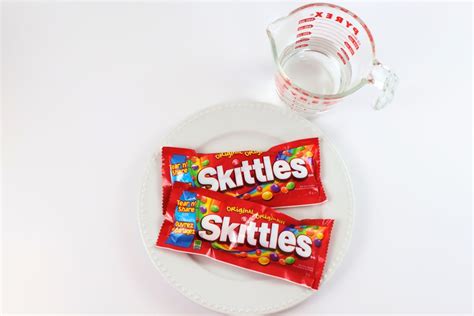 Skittles Rainbow Experiment ~ Nifty Thrifty DIYer