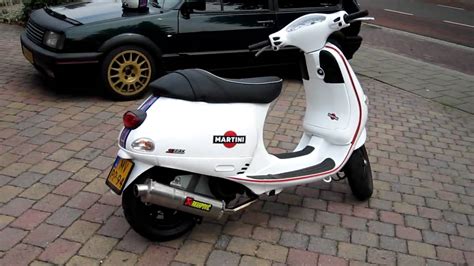 Martini Racing Vespa 125CC Remote Start - YouTube