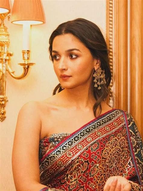 Alia Bhatt Ajrakh Printed Saree Look Decoded Times Now