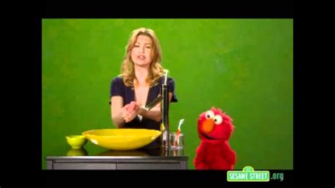 Ellen_Pompeo_Sesame_Street_Dec2010.wmv - YouTube