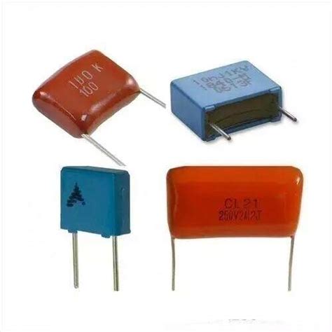 Capacitor Poliéster 68nFX100V