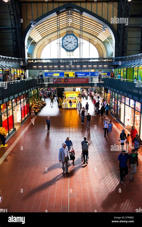 Hamburg Main Train Station Hi Res Stock Photography And Images Alamy