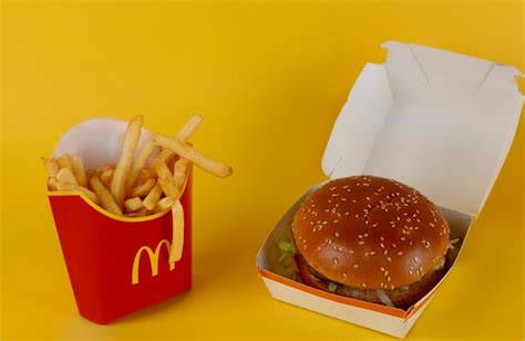 Mcdonalds Drops Tomato From Burgers Wraps In Some Of Stores As Price