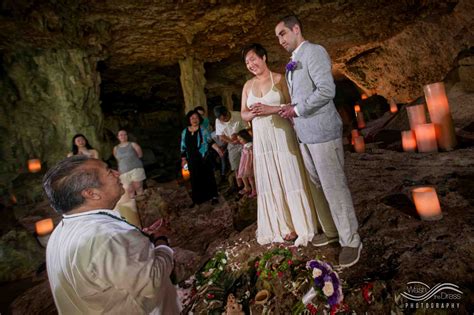 Una Boda Maya En El M Gico Interior De Un Cenote Wash The Dress