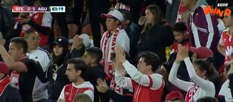 Aplaudir un gol del rival La polémica entre los hinchas de Santa Fe