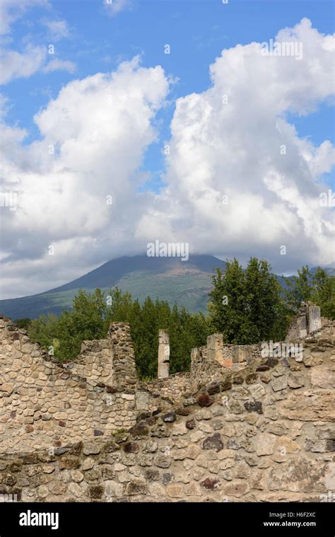 Mt. Vesuvius from Pompeii Italy Stock Photo - Alamy